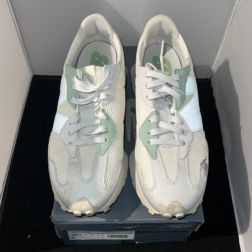 New Balance Mens Sea Salt 327 MS327FS1 Size US 10.5 same details photo is As IS